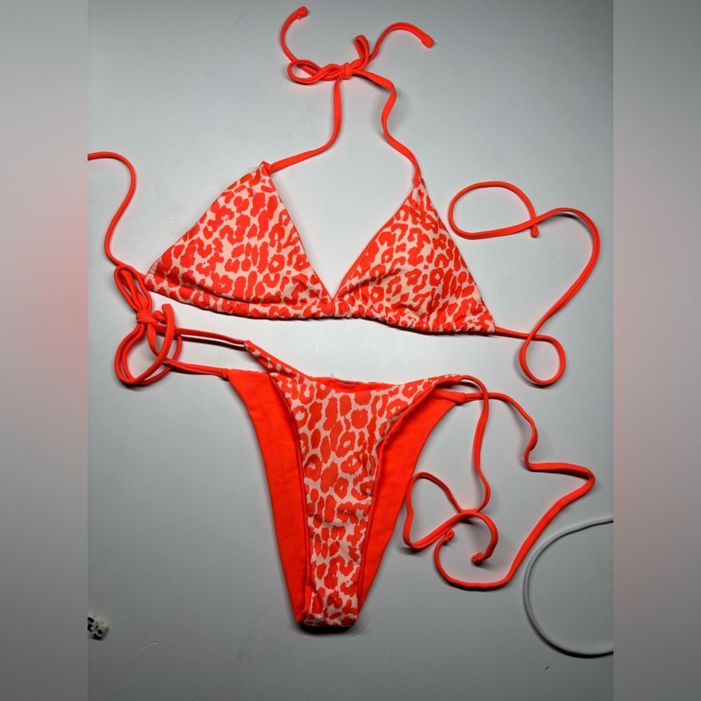 🧡 Neon Leopard Print Bikini Set 🐆 - Picture 3 of 3